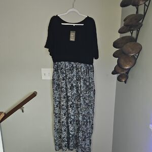 SHOWMALL Sz 3x Long Maxi Dress!! Nwts Gorgeous. Has POCKETS!